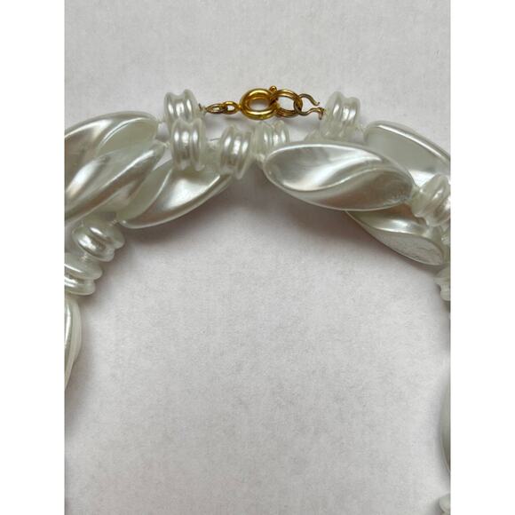 Amazing White Vintage Long Neckless - Picture 6 of 6